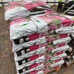 Ca. 30x Zakken rozen en bloemen potgrond