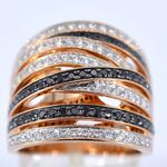 Rosegouden design ring met witte en zwarte briljanten diamanten