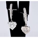 Witgouden oorbellen met diamanten in hartvorm