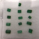 Ca. 13x Kleine smaragden, Edelsteen, Groen