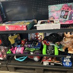 3x Inhoud stellingvak met A-merk speelgoed w.o. LEGO, furReal, Zuro Ro