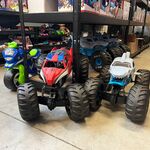 3x Onderkant stelling loopauto’s, speelgoed