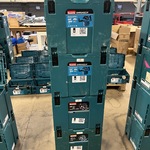 4x Bouwgereedschap, 1x 18V accu, 1x lader, M-boxen Makita, 2x DHS630ZJ