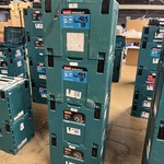 4x Bouwgereedschap, 1x 18V accu, 1x lader, M-boxen Makita, 2x DHS630ZJ