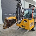 Maaiarm met hedge cutter, McConnel, 2013
