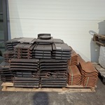 Diverse dakpannen op pallet