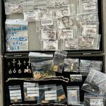 Diverse gouden en zilveren sierraden nieuw en gebruikt.