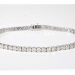 Witgouden armband vol met briljant geslepen diamanten 5.40 carat