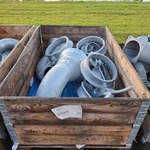 Pallet met buismateriaal