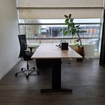 Bureau met bureaustoel en ladeblok