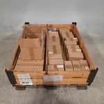 Schroeven en metalen pijpen