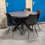 Ronde eetkamertafel met 4 stoelen
