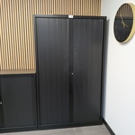 Lameldeurkast met inhoud