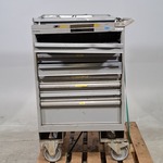 Beschadigde gereedschapswagen met inhoud, Lista