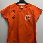 KiKa t-shirt, gesigneerd door Joy Beune en Kjeld Nuis