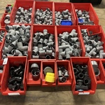 Ca. 21x Assortimentsbak met diverse koppelingen, hulpstukken