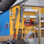 Wandstelling met diverse handgereedschap