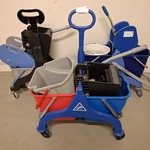 3x Schoonmaakwagen