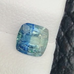 Natuurlijke Saffier | 0.87ct, BiColor