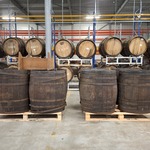 8x Oude houten opslag- en rijpingsvat