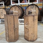 2x Stroh rum-fles in houten krat