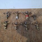 8x Messing rondsproeier