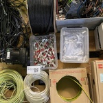 Pallet met fijne electronica