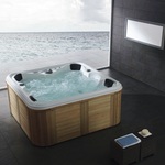 Outdoor spa Vonato, Tovario, wit bad / naturel houten kleur zijkant