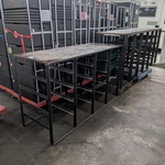 2x Metalen schappenstelling t.b.v. Euronorm bakken/kratten