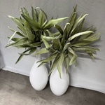 2x Vaas met kunstplant