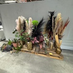 Partij planten, potten, vazen en kunstplanten