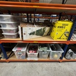 Kerstboom en partij kerstdecoratie