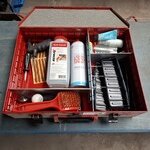Metalen koffer met bandenreparatie materiaal, O.a. Remax