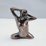 Naakte vrouw aansteker