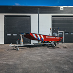Brandweerboot met buitenboordmotor, HONDA, BF20D, op boottrailer, PEGA