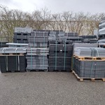 Partij uni-paks, O.a Engels