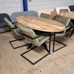 Ovale eetkamertafel met 4x stoel