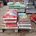 3x zak bloedmeel en 2x zak tuinkali, DCM