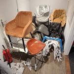 Partij diverse stoelen en onderstellen