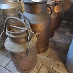 5x diverse koperen melkbussen