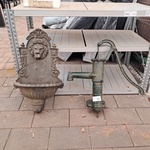 Decoratieve waterpomp met opvangbak