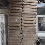 Partij houten kratten