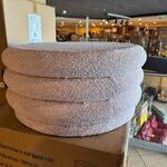 Poef Home bound by KY, Feline, roze