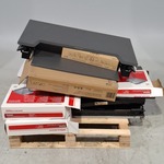 4x Bureauverhoger en 5x voetensteun, O.a Office Depot