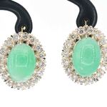 Gouden entourage oorbellen met smaragden en diamanten