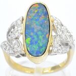 Gouden ring met diamanten en opaal