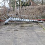 Metalen noodtrap met bordes 15 treeds met bordes