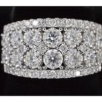 Witgouden pavering met diamanten