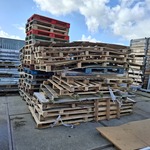 Partij diverse pallets/ brandhout