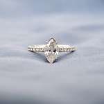 Witgouden solitaire ring met een marquise diamant van 1.00 carat met h